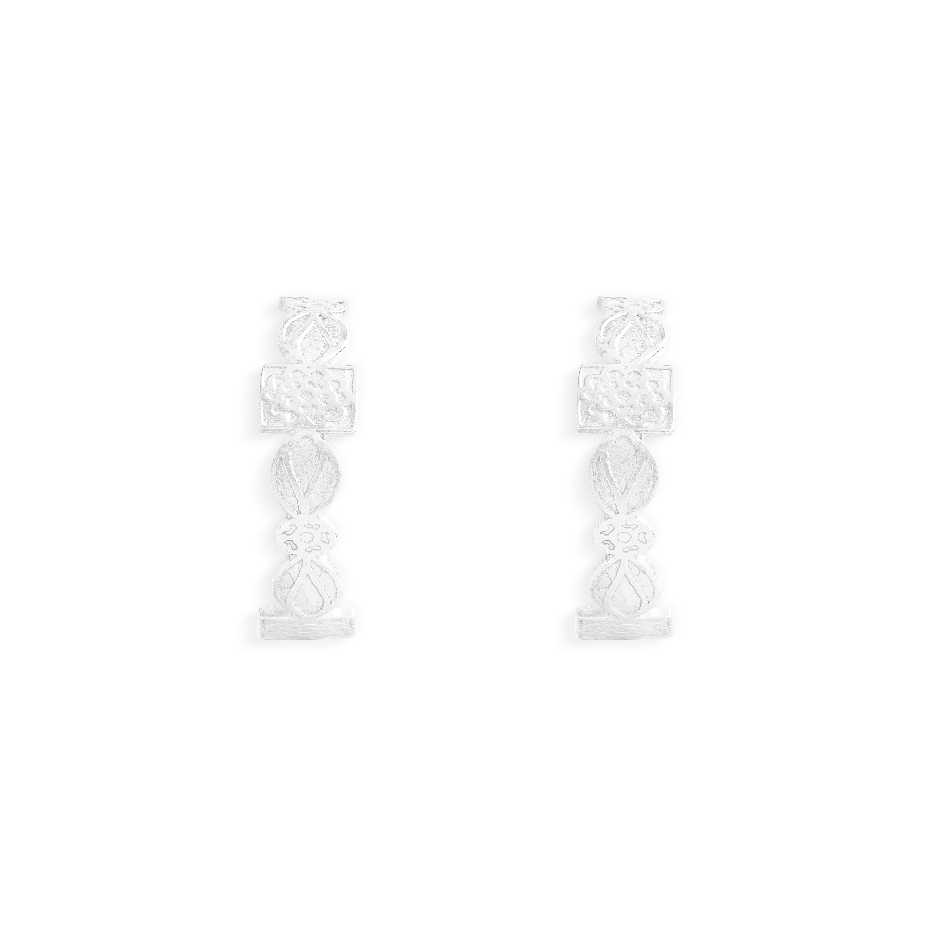 PARIKRAMA HOOPS SMALL – Elegant Curves with a Modern Edge