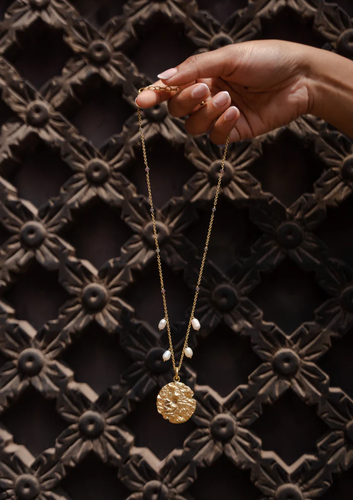 Round Textured Pendant With Pearls